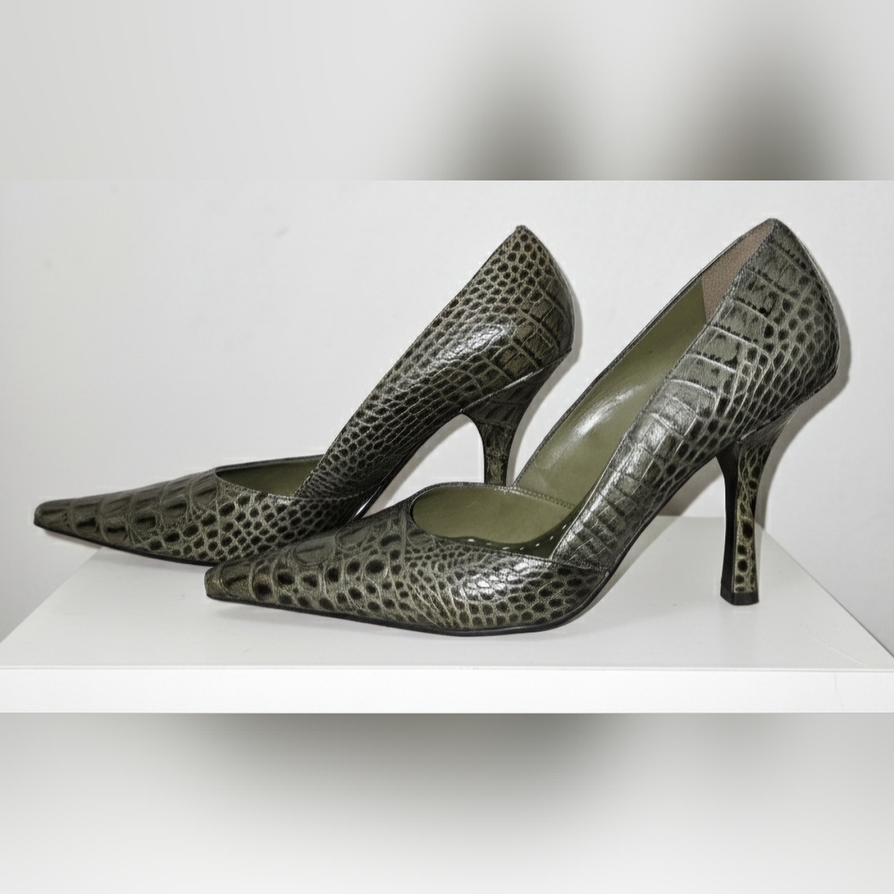 Elegant Green Crocodile Pattern Heels